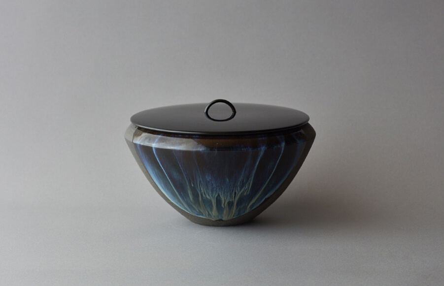 Takatori kyokko (“aurora”)-glazed water container(black over white and yellow glazes)