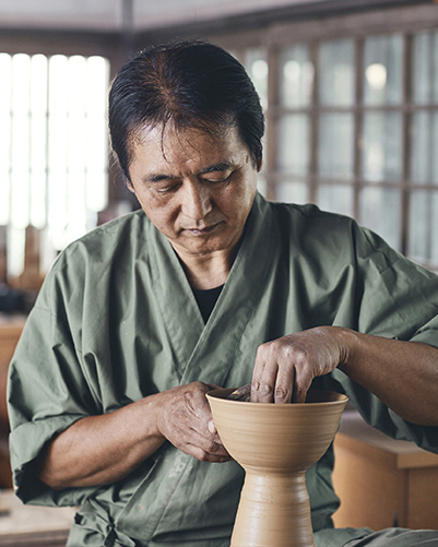 定番新品030850「高取焼 十四代 亀井味 造 木瓜形 菓子鉢 在銘 共箱」茶器 茶道具 味 高取 茶道具